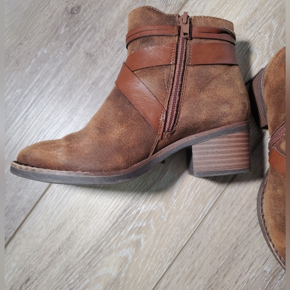 Sophie17 girls Chestnut brown faux suede, tassel/heel boho bootie Size 1 - Picture 4 of 16